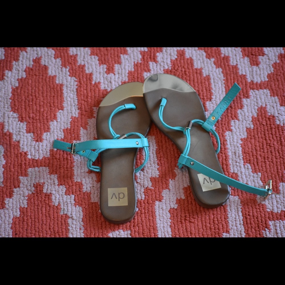DV sandals